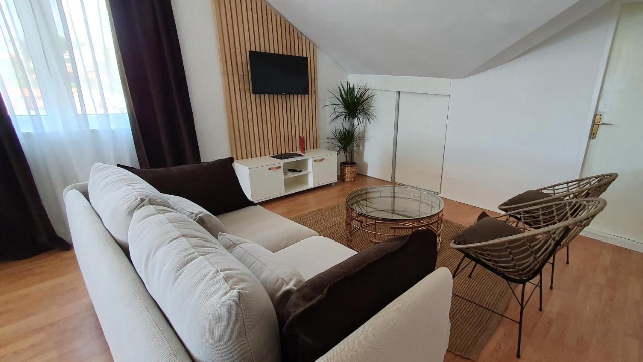 Apartmani Masline ヤセニクセ エクステリア 写真
